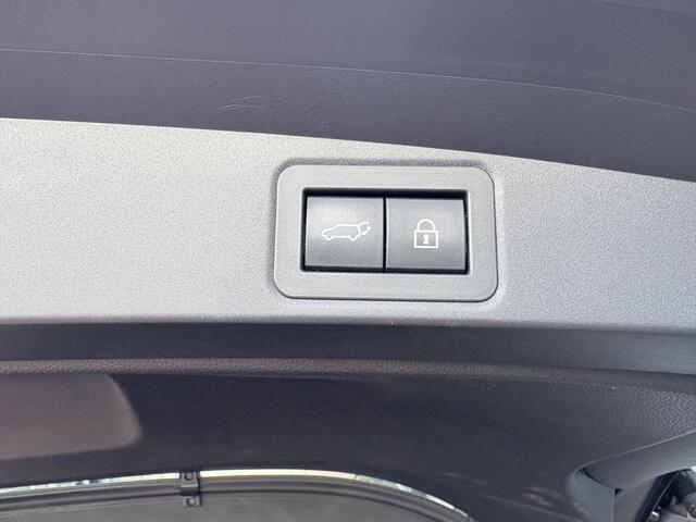 Toyota COROLLA Touring Sports 2.0 Hybrid Premium CAMERA/KEYLESS/DODEHOEK/18INCH/LEDER/STOELVERWARMING