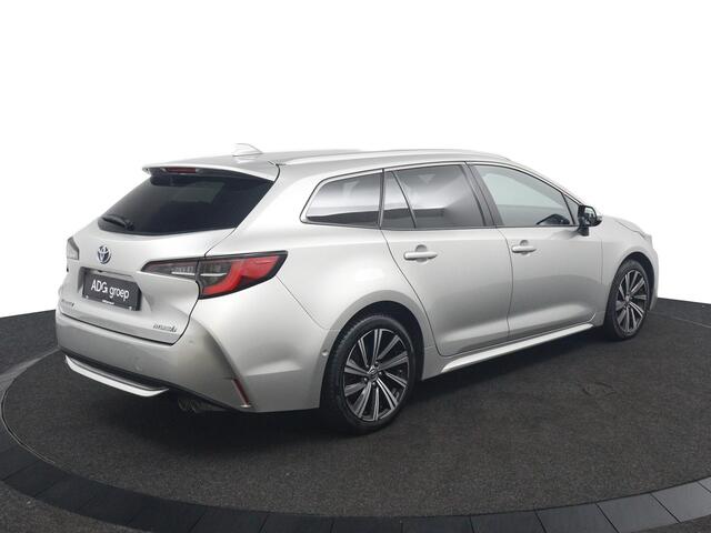Toyota COROLLA Touring Sports 2.0 Hybrid Dynamic | Parkeersensoren Rondom | Led Verlichting | Stoelverwarming | Privacy Glas |