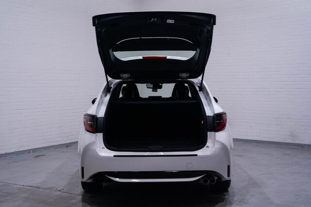 Toyota COROLLA Touring Sports 2.0 Hybrid Dynamic navigatie privateglas afneembare trekhaak allu-dakrail camera multi-stuurbediening service-boekje aanwezig schakelflippers aan het stuur key-less entry en start