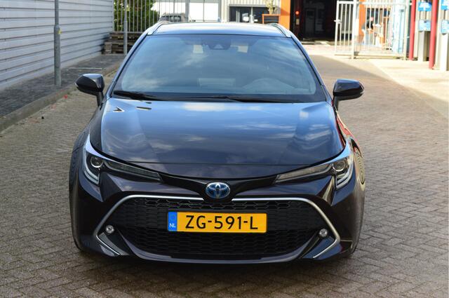 Toyota COROLLA Touring Sports 2.0 Hybrid Business Sport Intro O.a; Trekhaak, HUD, Carplay, Stoelverw, Camera, Etc. All-in prijs!