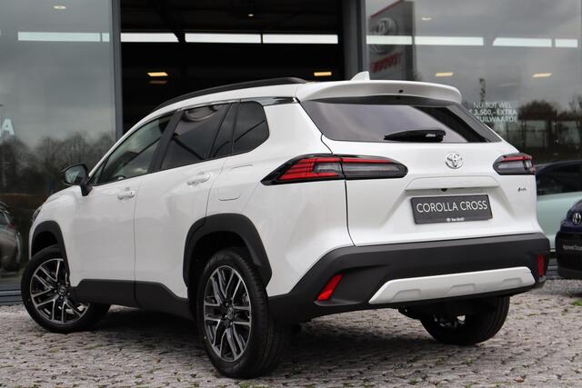 Toyota COROLLA Cross Hybrid 140 Active, Apple carplay / Android auto, Parkeersensoren, Stoelverwarming, Stuurverwarming,