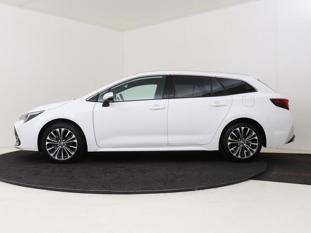 Toyota COROLLA Touring Sports Hybrid 180 Business Plus *DEMO* | Parkeersensoren V+A | Half lederen bekleding | Parelmoer lak | Stoelverwarming |