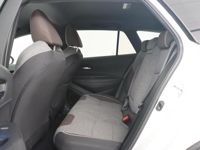 Toyota COROLLA 1.8 Hybrid Trek | Stoelverwarming | Adaptive cruise | Trekhaak | Carplay | Camera | Keyless | Full LED | Navigatie | Climate control