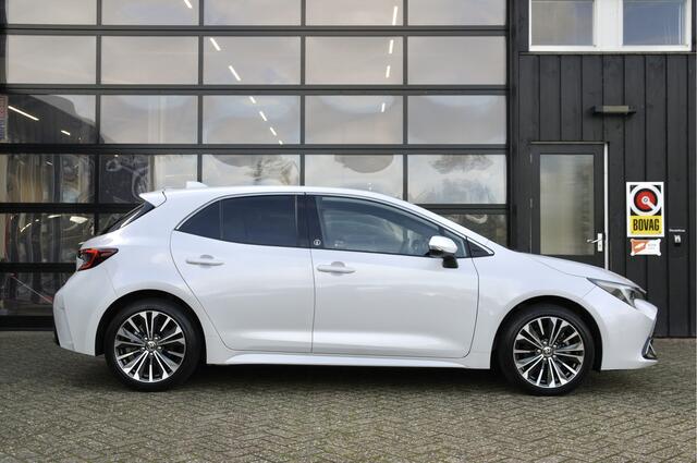 Toyota COROLLA 2.0 153 PK High Power Hybrid 200 Team Dynamic | Carplay | Camera | Adap.Cruise | LED | Keyless