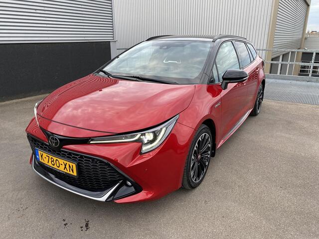 Toyota COROLLA Touring Sports 2.0 Hybrid GR-Sport Nieuw geleverd 1e eigenaar. Sportieve GR interieur, navigatie Apple CarPlay/Android Auto, stoelverwarming, draadloos telefoonlader, adaptieve cruise control, keyless,