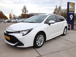 toyota-corolla-touring-sports-hybri