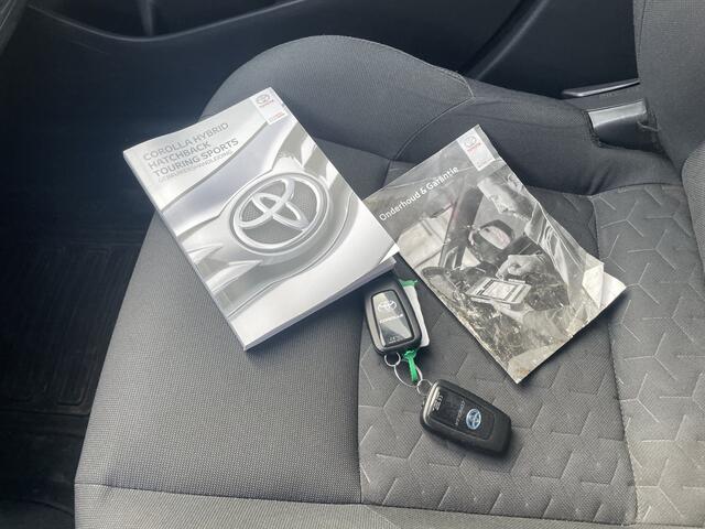 Toyota COROLLA Touring Sports BJR 2020 2.0 Hybrid 153 PK Business Plus TREKHAAK | TELEFONIE | CAMERA | STOELVERWARMING