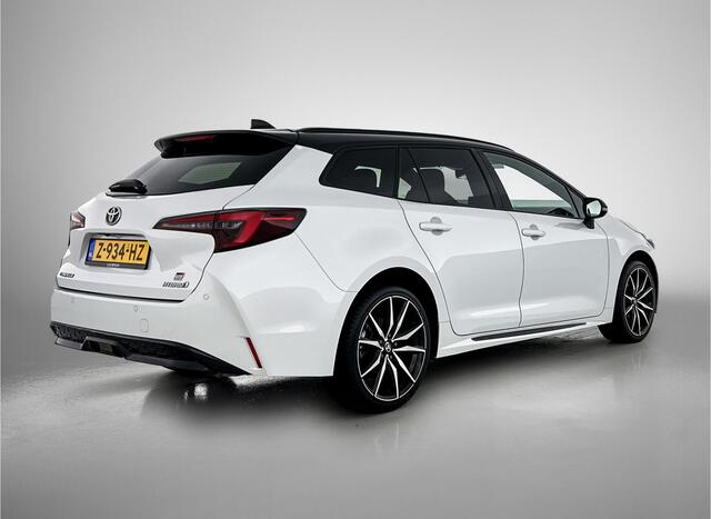 Toyota COROLLA Touring Sports Hybrid 140 GR Sport | 1e Eigenaar | Nieuw Geleverd & Onderhouden | Bi-Tone | Stoelverwarming |