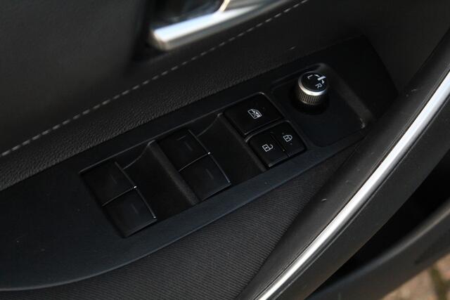 Toyota COROLLA Touring Sports 1.8 Hybrid Business