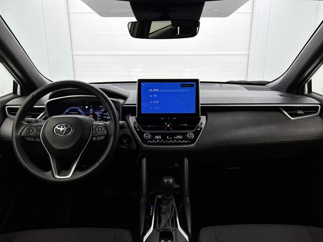 Toyota COROLLA Cross Hybrid 140 Style | Navigatie | PDC V+A | BLS | Staat beneden in het halletje
