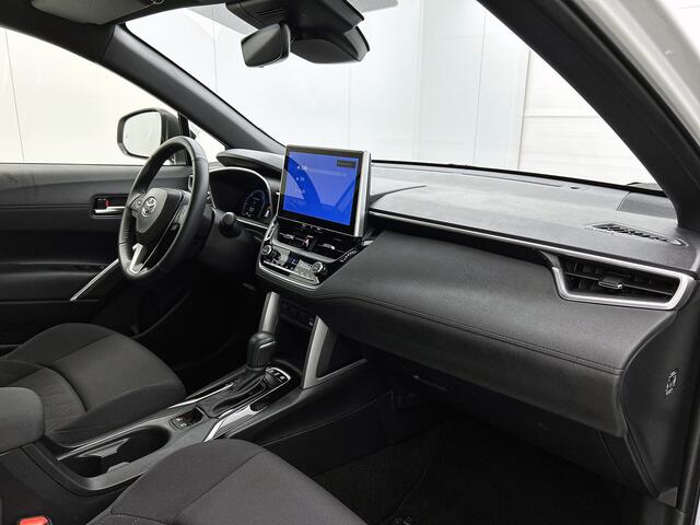 Toyota COROLLA Cross Hybrid 140 Style | Navigatie | PDC V+A | BLS | Staat beneden in het halletje