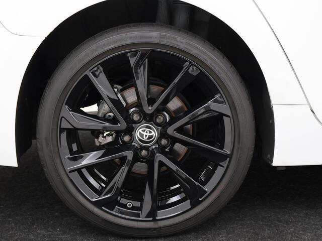 Toyota COROLLA Touring Sports 1.8 Hybrid Active Luxury | Stoel -/ Stuur Verwarming | Apple Carplay & Android Auto | Parkeercamera |