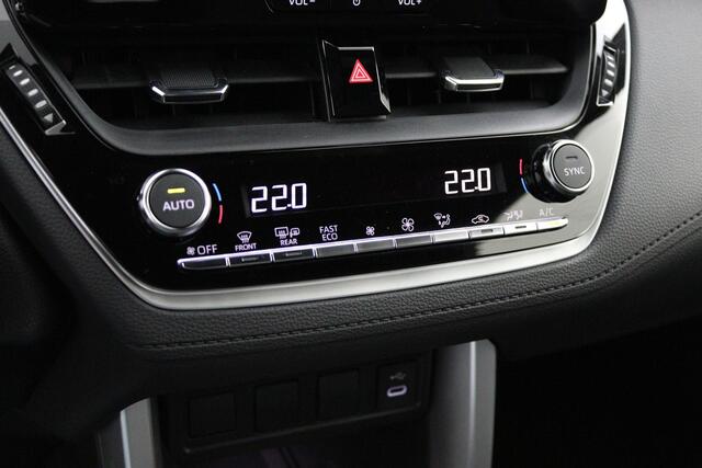 Toyota COROLLA Cross Hybrid 140 Dynamic | Climate control | Keyless | Apple carplay android auto |