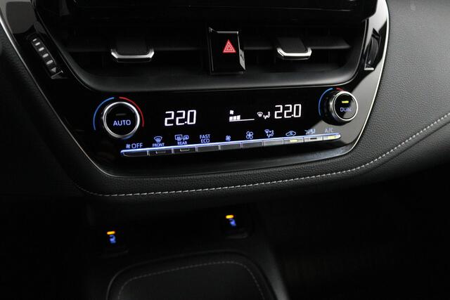 Toyota COROLLA Touring Sports 1.8 Hybrid | Trekhaak | Stuur en stoelverwarming | Apple carplay android auto |