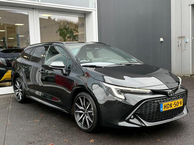 Toyota COROLLA Touring Sports Hybrid 200 GR Sport Plus Schuif-/Kanteldak | JBL premium geluid | Dodehoekdetectie | Parkeersensoren rondom | Stoelverwarming voor+achter