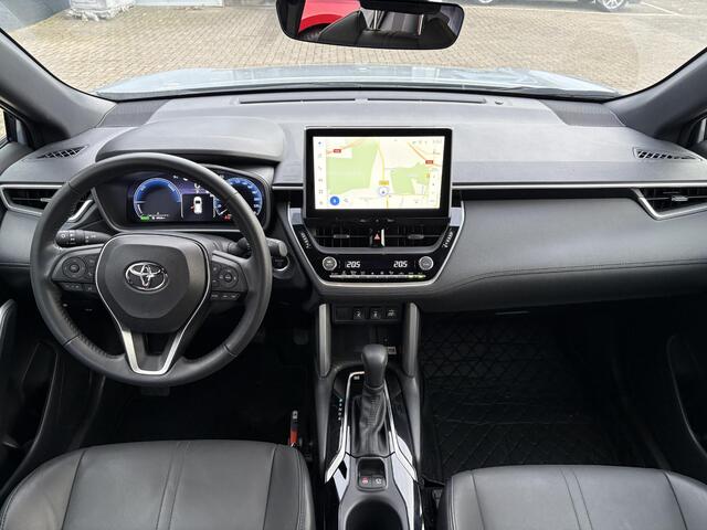Toyota COROLLA Cross Hybrid 140 Style **NAVIGATIE/ DODEHOEK DETECTIE/ STOELVERWARMING/ PARKEERSENSOREN/ GARANTIE**