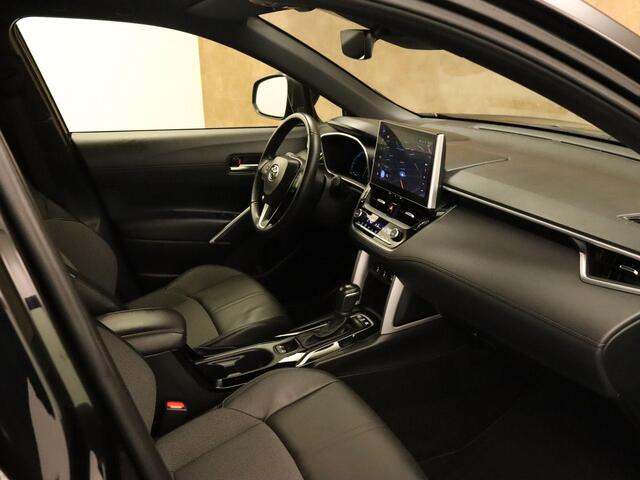 Toyota COROLLA Cross 2.0 Hybrid 200 Style - ORIGINEEL NEDERLANDSE AUTO - ELEKTRISCHE ACHTERKLEP - APPLE CARPLAY/ANDROID AUTO - ACHTERUITRIJCAMERA - AIRCO (AUTOMATISCH) - DODEHOEKDETECTIE - ADAPTIEVE CRUISE CONTROL - KEYLESS ENTRY/START - PARKEERSENSOREN VOOR EN ACHTER