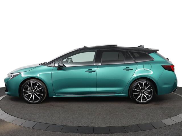Toyota COROLLA Touring Sports Hybrid 200 GR Sport Plus | Schuif/Kantel dak | Navigatie | Parkeer sensoren |
