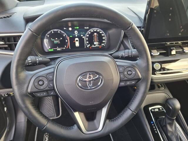 Toyota COROLLA Touring Sports Hybrid 140 Dynamic Eerst stickers laten vervangen vervolgens nieuwe foto's Mats foto's maken zonder stickers op deur