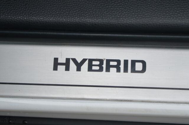 Toyota COROLLA 2.0 HP Hybrid Lau.Ed, Trekhaak, Panorama dak, Camera,