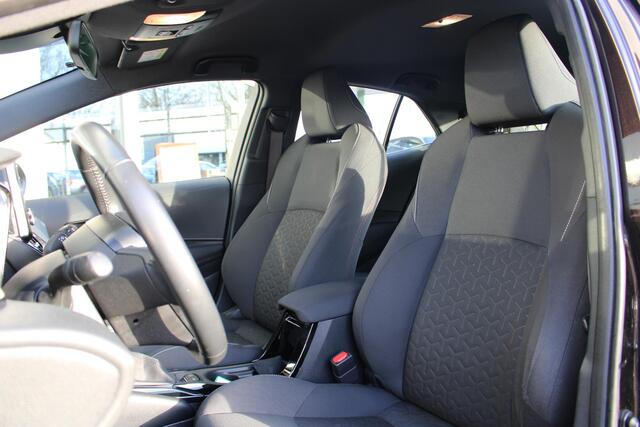 Toyota COROLLA 1.8 Hybrid Active Automaat | Climate control | Trekhaak | Achteruitrij camera | All season banden