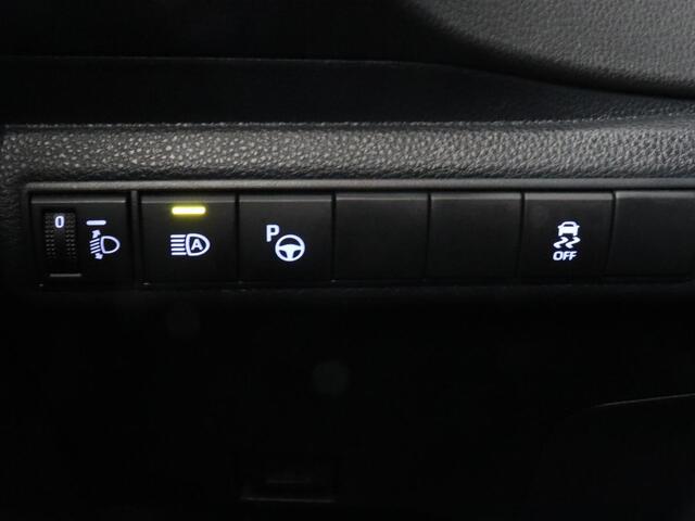 Toyota COROLLA 1.8 Hybrid GR-Sport | Trekhaak | Stoelverwarming | Carplay | Camera | Sportstoelen | Park Assist | Half leder | Adaptive cruise | Climate control | Full LED | Keyless