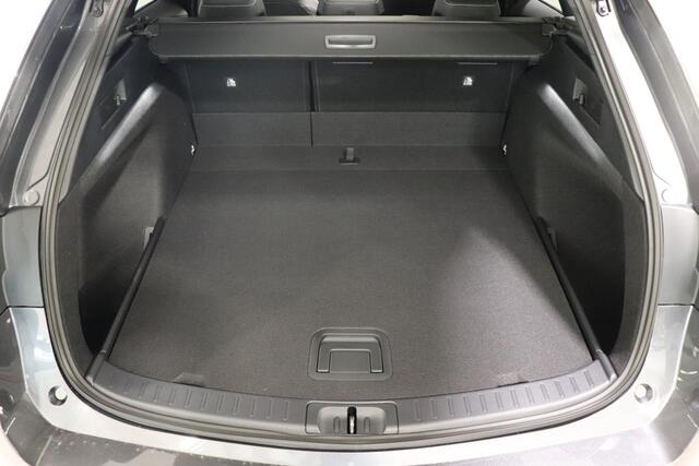 Toyota COROLLA Touring Sports Hybrid 140 Executive, ¤ 2.000 inruilpremie, Executive Plus Pack, Panorama dak, BSM, Lederen bekleding!