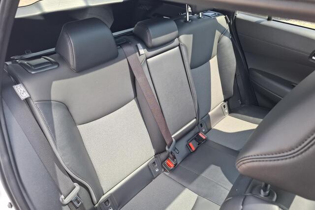 Toyota COROLLA Cross Hybrid 200 Executive edition Panoramadak, Dodehoekdetectie, Parkeersensoren voor + achter, Elektrische achterklep, Led, Navi, Garantie t/m 2034!