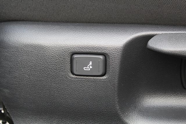 Toyota COROLLA 1.8 Hybrid Dynamic Sedan | Rijklaar | Apple/Android | Clima | Adap.cruise | Stoelverw. | Keyless | Dealer onderhouden | NL-auto