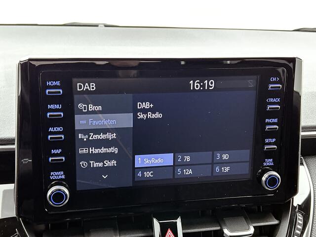 Toyota COROLLA 1.8 Hybrid Dynamic | 1e Eigenaar | NIEUW Geleverd en Onderhouden | Stoelverwarming | Navigatie |