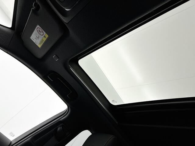 Toyota COROLLA Touring Sports Hybrid 180 GR Sport | Black pack | Bi-Tone | Panoramadak | Dodehoekdetector |