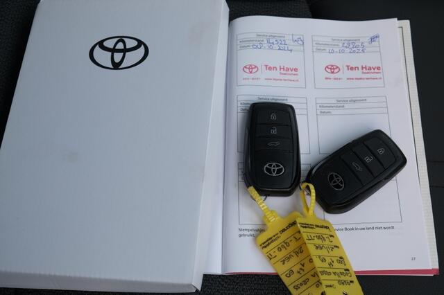 Toyota COROLLA Cross 2.0 Hybrid 200 First Edition Automaat | Apple Carplay en Android