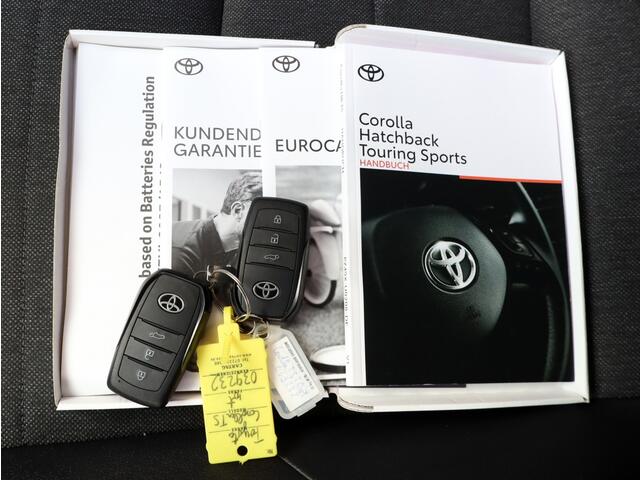 Toyota COROLLA Touring Sports Hybrid 200 Dynamic | Half Leder | Stoelverwarming | Parkeersenso