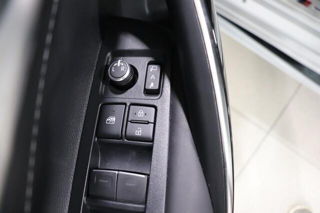 Toyota COROLLA Touring Sports 1.8 Hybrid GR-Sport, Apple Carplay/Android Auto, Stoelverwarming, Dealer onderhouden!