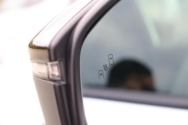 Toyota COROLLA Cross Hybrid 140 Dynamic, Apple carplay / Android auto, Parkeersensoren, Stoelverwarming, Stuurverwarming, Elektrische achterklep, BSM.