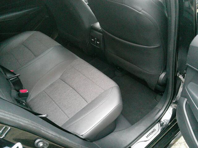 Toyota COROLLA Touring Sports 1.8 Hybrid Business Plus