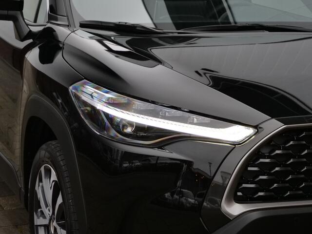 Toyota COROLLA Cross 1.8 High Power Hybrid Style 140 Pk Automaat Navigatie / DAB / Leer / Pano-dak / Apple Carplay