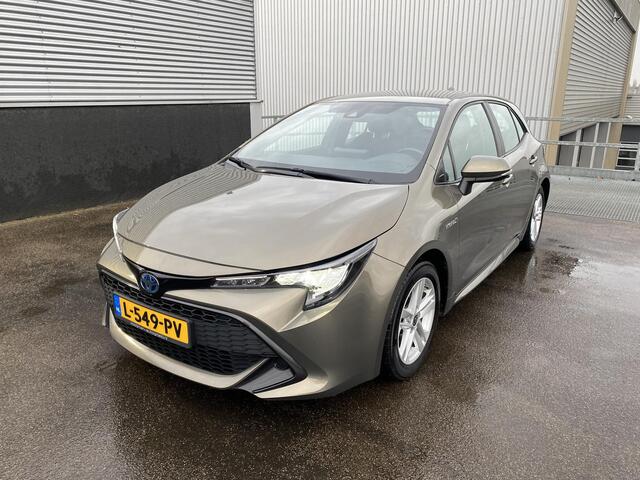 Toyota COROLLA 1.8 Hybrid Active NL Auto, 1e eign. BTW-auto, Navigatie Apple CarPlay/Android Auto, achteruitrij camera, adaptieve cruise control, keyless, boekjes compleet