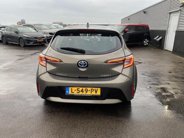 Toyota COROLLA 1.8 Hybrid Active NL Auto, 1e eign. BTW-auto, Navigatie Apple CarPlay/Android Auto, achteruitrij camera, adaptieve cruise control, keyless, boekjes compleet