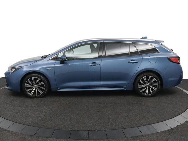 Toyota COROLLA Touring Sports 1.8 Hybrid Dynamic | Trekhaak | Stoelverwarming | Draadloos telefoonlader | Keyless Entry |