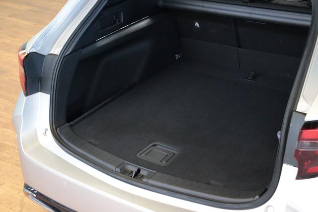 Toyota COROLLA Touring Sports Hybrid 140 Team D | APPCONNECT | CAMERA + PDC | VRUIT/STUUR/STOELVERW | ADAP CRUISE | LANE-ASSIST / WARNING |