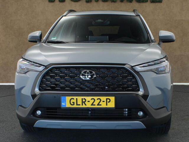 Toyota COROLLA Cross Hybrid 140 Style - ORIGINEEL NEDERLANDSE AUTO - AFKOMSTIG VAN 1E EIGENAAR - ELEKTRISCHE ACHTERKLEP - LENDENSTEUN - NAVIGATIE - DODEHOEK DETECTIE - KEYLESS ENTRY/ START - DRAADLOZE TELEFOONLADER - CAMERA - PARKEERSENSOREN VOOR EN ACHTER