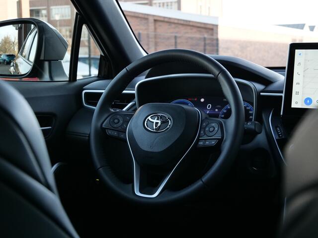 Toyota COROLLA Cross 1.8 High Power Hybrid 140pk CVT Navigatie / Pano-Dak / DAB / Apple Carplay / Winterpakket