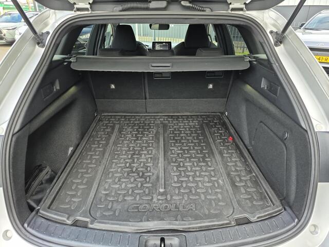 Toyota COROLLA Touring Sports 2.0 Hybrid Style | Apple CarPlay/Android auto | Achteruitrijcamera | Stoelverwarming