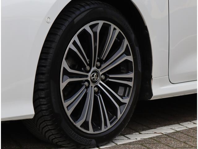 Toyota COROLLA 1.8 Hybrid Style | Stoelverwarming | Camera | Navigatie | Org. NL