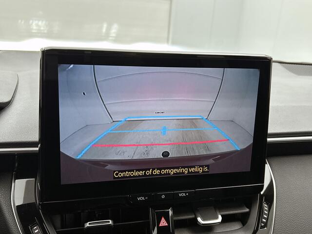 Toyota COROLLA Hybrid 200 GR Sport Plus | Trekhaak | LM velgen | Leder | Climate control | Headup display |