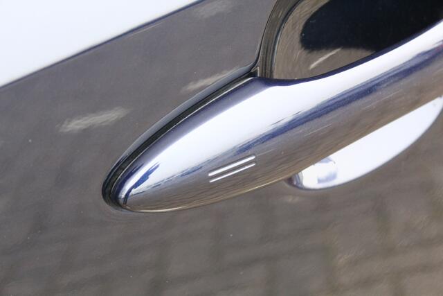 Toyota COROLLA 1.8 Hybrid First Edition | Rijklaar | Apple/Android | Keyless | LED | Sensoren v+a | Adap.cruise | Navi | Dealer onderhouden | NL-auto