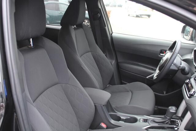 Toyota COROLLA Cross Hybrid 140 Style Plus | Rijklaar | Stoel-/stuurverw. | El.achterklep | Keyless | Adap.cruise | LED | Parkeersens. v+a | Apple/Android | Navi