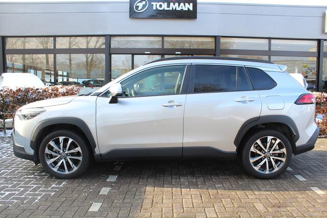 Toyota COROLLA Cross 1.8 Hybrid 140 Style Plus | Rijklaar | Stoel-/stuurverw. | Blind Spot | All-season | El.achterklep | Keyless | Adap.cruise | LED | Parkeersens. v+a | Apple/Android | Navi