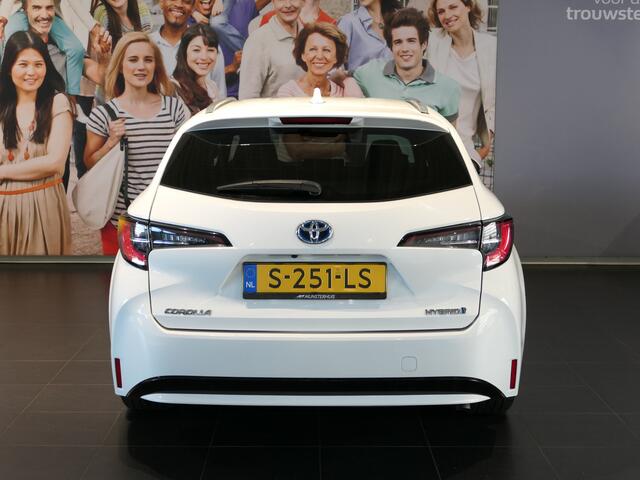 Toyota COROLLA Touring Sports 1.8 Hybrid Dynamic - Occasion Lease vanaf ¤474 p/m - *Dealer onderhouden!* - Adaptive cruise - camera - navi